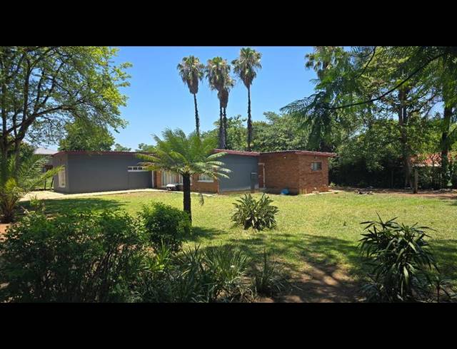 5 BEDROOM HOUSE FOR SALE IN LOUIS TRICHARDT